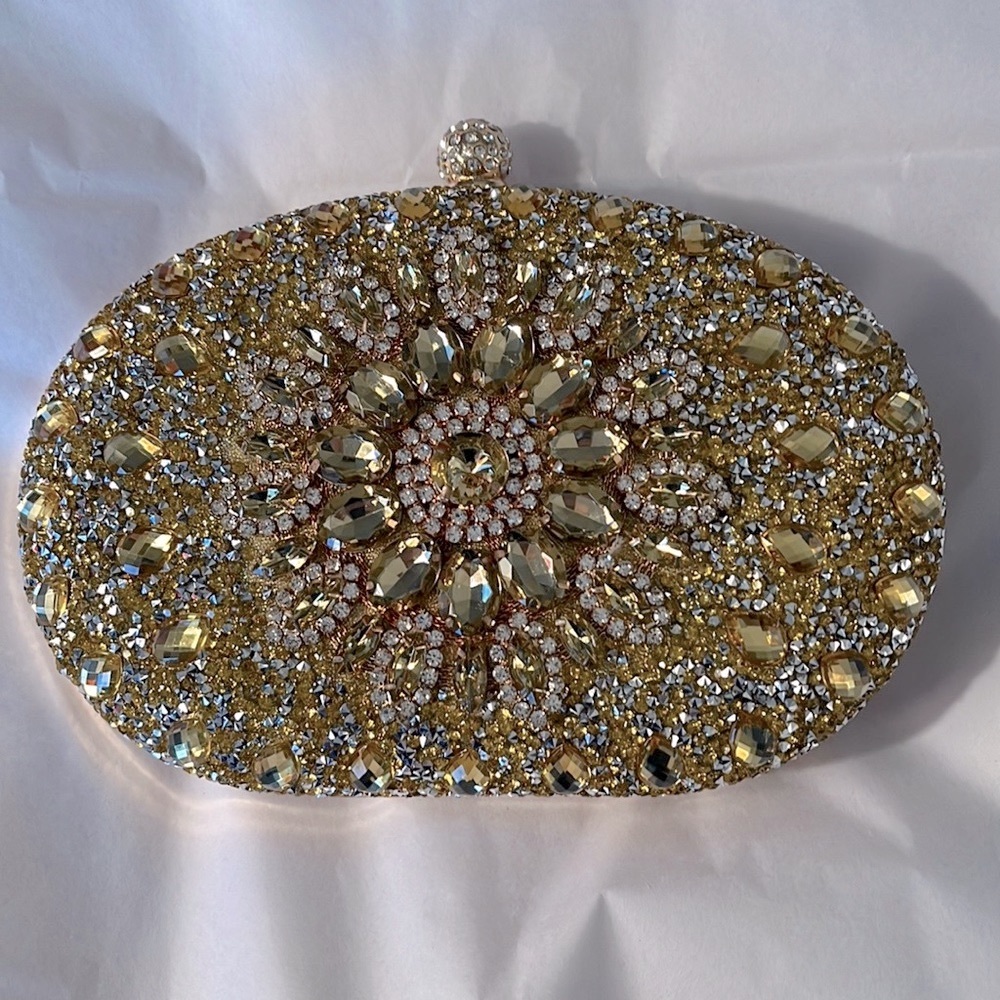 NWT- SUN FLOWER INLAID DIAMOND DINNER PARTY BAGS!!!  FIRM PRICE!!!